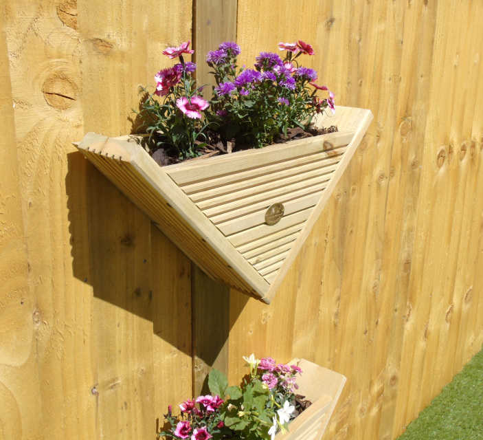 90° Triangle / Wall Hanging / Fence Post Mounted - Decking Planter